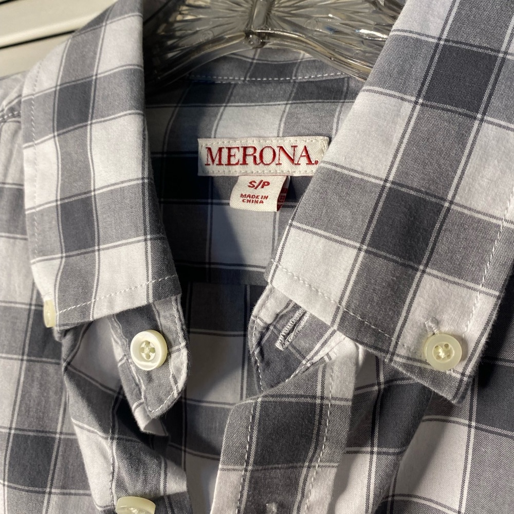 Long sleeve Merona button down shirt. - Picture 4 of 5